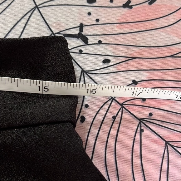 SHEIN black circle skirt beautiful flowing fabric size large new without tags - Picture 6 of 7